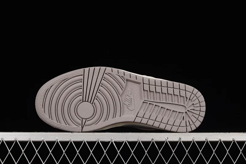All categories Air Jordan Jordan series basketball shoes Air Jordan 1 Low Z version Air Jordan 1 Low "Vintage Grey" AJ1 Joe 1 white gray low-top basketball shoes 553558-053